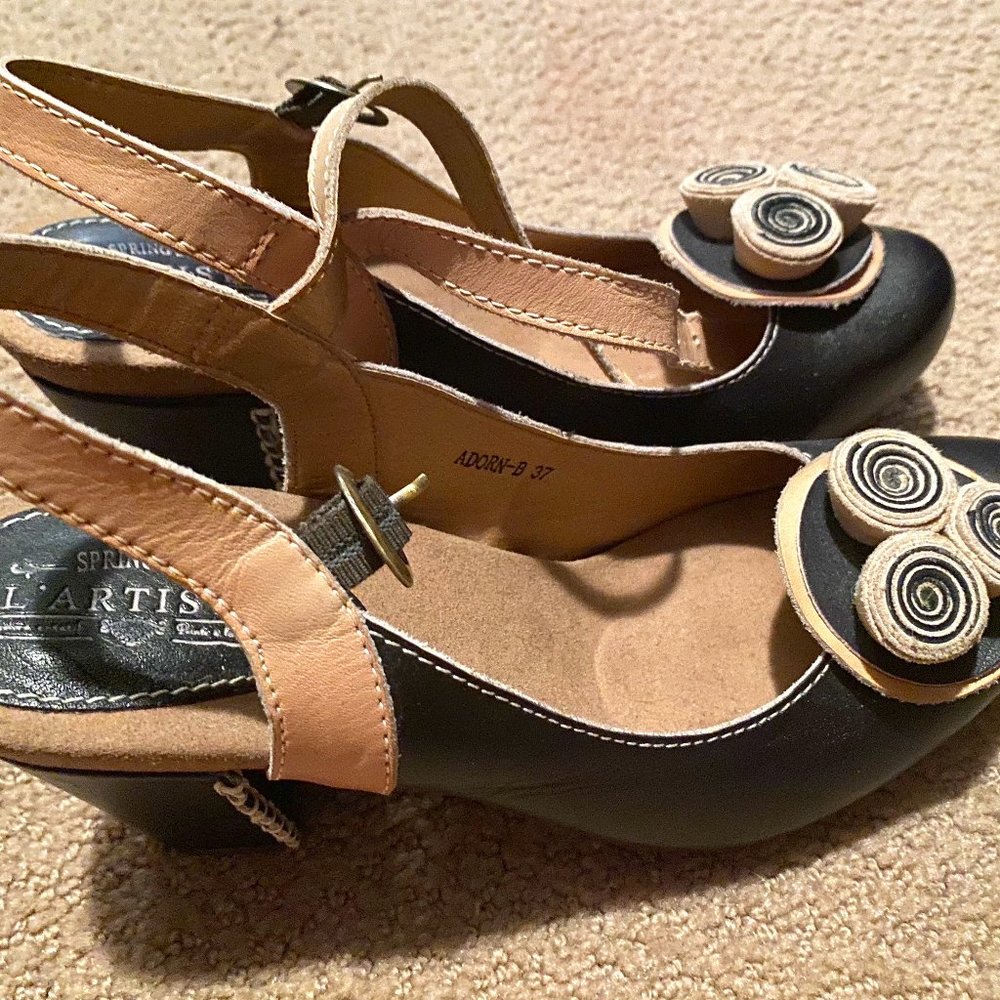 L'Artiste heels, black and tan leather, strap, 7